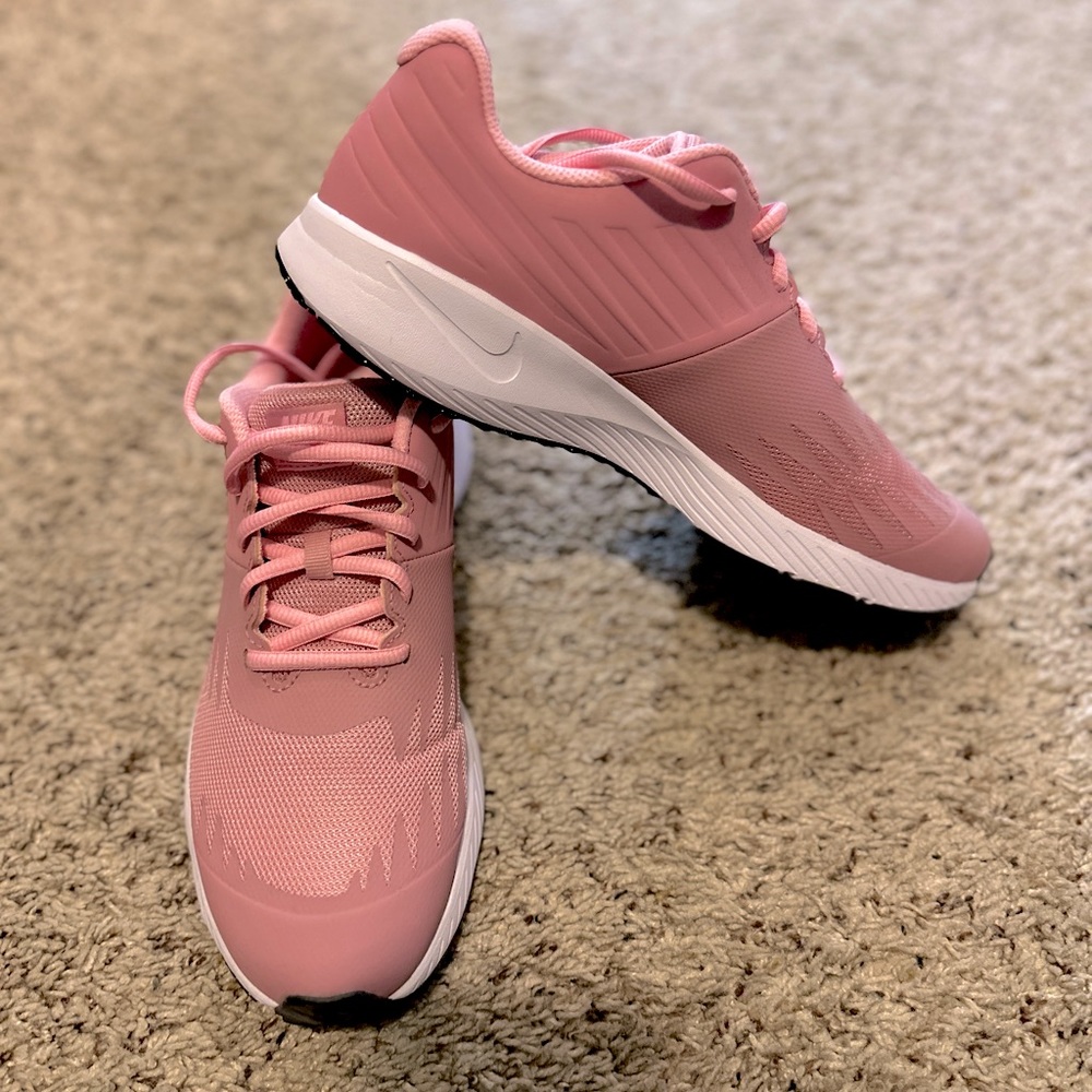 Nike Star Runner Pink, Youth Size 7